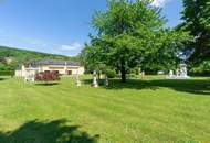 Außergewöhnliches Villen-Anwesen mit parkähnlichem Garten und separatem Gästehaus