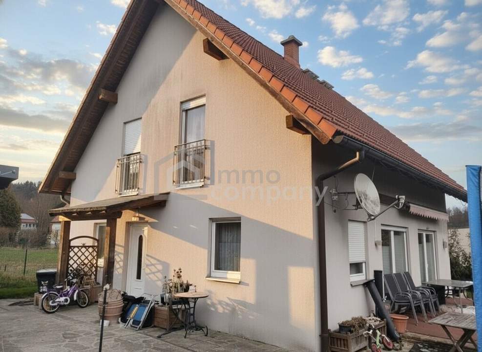 Wohnhaus mit Garten, Terrasse &amp; viel Potenzial!!