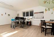 Gepflegte Gewerbehalle mit Büros und Abstellflächen