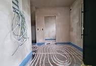 RESERVIERT! 208 m² NFL! 5-ZIMMER, KELLER, BALKON, TERRASSE, CARPORT UND GROSSER GARTEN. ZIEGELQUALITÄT MIT UNVERBAUBAREM GRÜNBLICK.