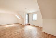 AB AUGUST: TRAUMHAFTE DACHGESCHOSS-WOHNUNG - OFFENE WOHNKÜCHE - BLICK IN DEN INNENHOF - TOP NEUBAU