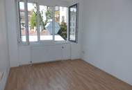 Sympathische, HOFSEITIGE 3 Zimmer Neubau Wohnung, gleich bei U4 !! - WG geeignet