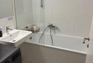 Moderne 4-Zimmer DG-Wohnung mit Kühlung und 2 großen Balkonen - AB MÄRZ!!!