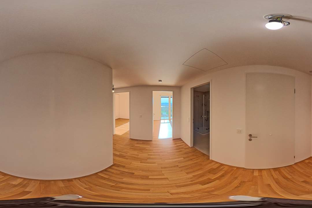 "Erstbezug im Marina Tower"