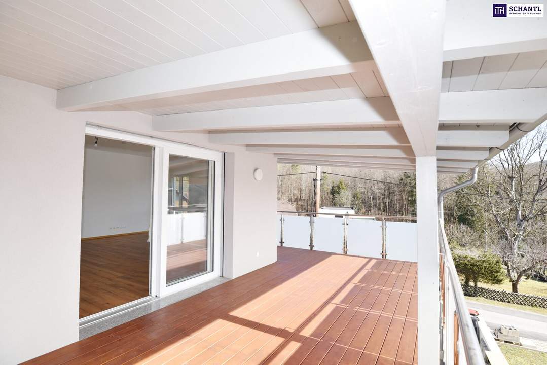 Moderne, extremst helle Terrassenwohnung mit großzügiger Terrasse mit viel Raum für die Familie!