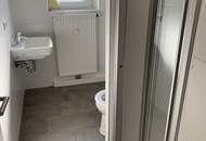 Diese Wohnung überzeugt mit stilvoller Sanierung; ebenerdige Dusche, hochwertige Böden und praktischer Grundriss - perfekt für Paare oder kleine Familien!