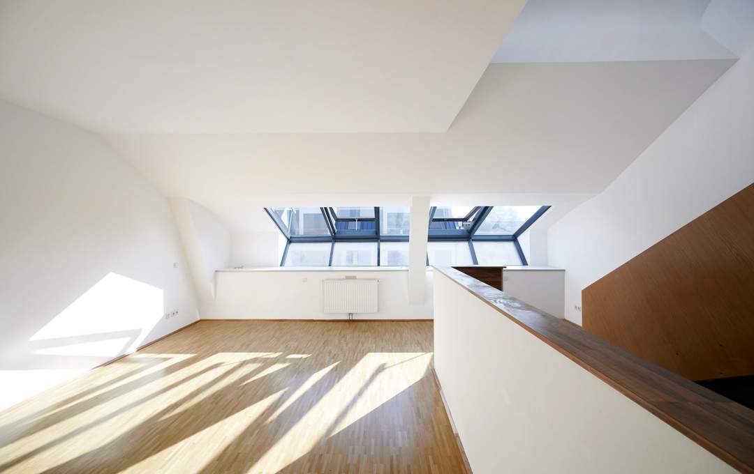 Hoch hinaus ins Wohnglück – Exklusive 2-Zimmer-Maisonette mit Galerie und großer Terrasse
