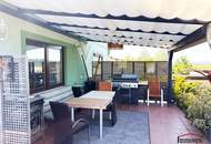 Ortsrand und Ruhelage - Hochwertige Landvilla mit großem Pool! Einfach Koffer packen und einziehen!