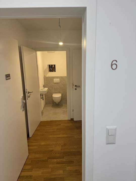 Moderne Wohnung mit guter Anbindung Nähe U6 Erlaaer Straße, Badner Bahn, Shopping Center & Kaufpark