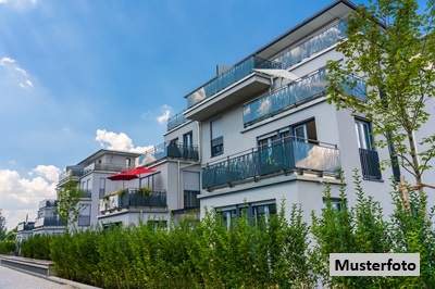 Mehrfamilienhaus mit 3 Wohnungen, Keller und Garage - solide Bausubstanz