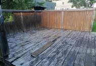 Sanierungsbedürftiges Zweifamilienhaus mit Nebengebäuden in Traumlage