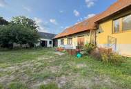 DREIKANTHOF IN ZENTRALER GRÜNLAGE - 1.300 m² Grundfläche - 180 m² Scheunen