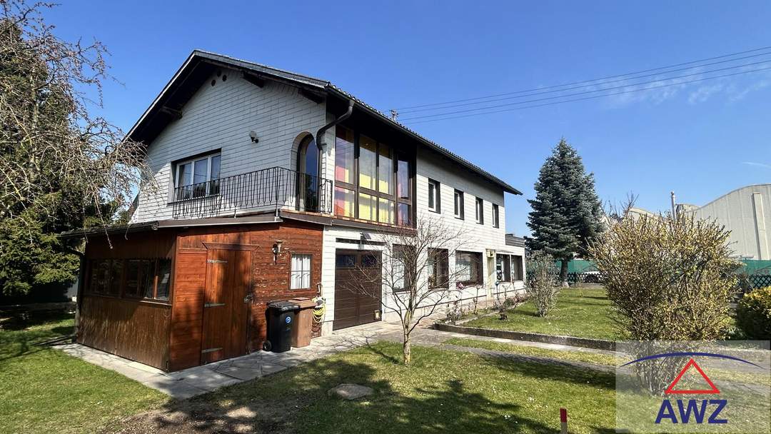 Preiswertes Wohnhaus mit Keller und Garage!