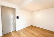 Penthouse Vienna: Duplex Sky Residence with Danube & City View