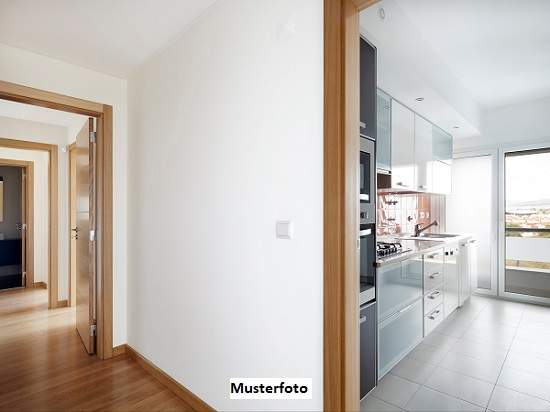 Großzügige 2-Zimmer-Wohnung mit Loggia und Lift