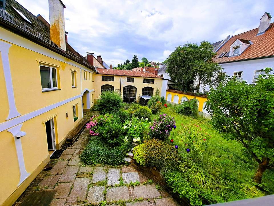 charmantes Wohnhaus mit zwei Wohneinheiten, Innenhof-Garten und Werkstatt - Steyr/Steyrdorf