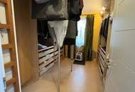 Exklusiver Bungalow mit Garagen und Kellergewölben