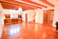 Einfamilienhaus in zentraler Bestlage mit Tennisplatz auf parkähnlichem Grund!