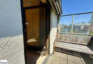 Perfekt geschnittene DG-Singlewohnung mit Terrasse und Garage in Wien Mauer