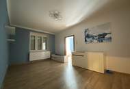 Teilsanierte, helle und geräumige 2-Zimmerwohnung - Nähe Kutschkermarkt