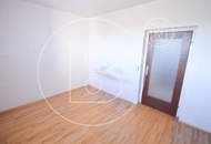 Renovierungsbedürftige 3-Zimmer-Loggia-Wohnung in guter Lage!