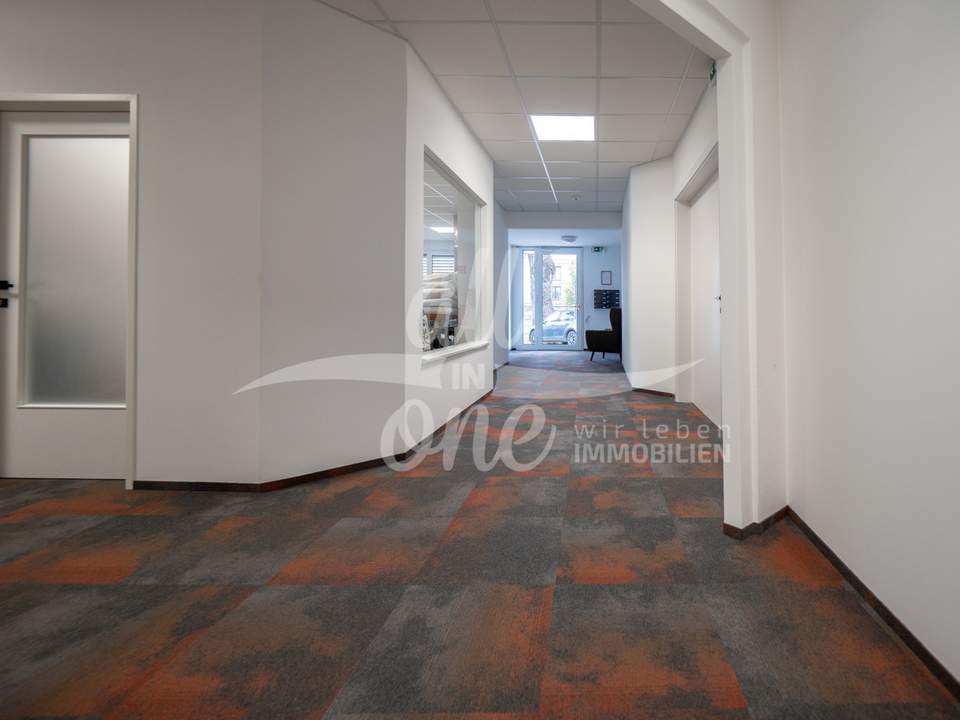 Modernes und saniertes Büro in zentraler Lage – 42 m²