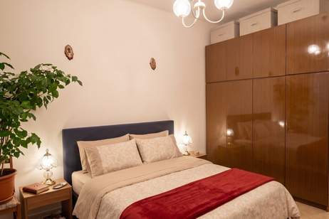 U1 in 5 Minuten erreichbar - Kurzzeitvermietung möglich - Lift im Haus - Zusammenlegung von Wohnungen möglich - Dachgeschoß Ausblick, Wohnung-kauf, 129.000,€, 1100 Wien 10., Favoriten
