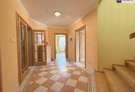 SONNENLAGE - Neuwertiges ca. 160m2 großes Traumhaus mit idyllischem Garten + Terrasse, 2 Garagen &amp; Top-Ausstattung in Ruhelage