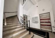 360 TOUR // DACHGESCHOSS-ALTBAUWOHNUNG IM BOTSCHAFTSVIERTEL