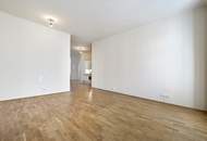 Die HAINBURG: Sonnig-südliches Altbauflair im 2. Liftstock - BALKON möglich!