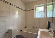Vielseitiges Haus mit zwei Einheiten, guter Anbindung und eigenem Pool