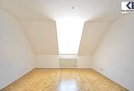 360° TOUR // DACHGESCHOßWOHNUNG nahe LYCEE FRANCAIS