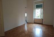 Traumhafte, helle und gut eingeteilte 83,73m² Altbauwohnung (1.OG) nähe Herz-Jesu-Kirche