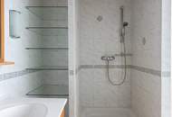 HOFRUHELAGE mit GRÜNBLICK | Gesamte Etage | 3 sanierungsbedürftige Einheiten | Ideale Familienwohnung | 3x Balkon-Option (ges. ca. 26 m² baubewilligt) | Nähe Einsiedlerpark, U4, künftig U2