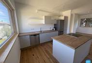 Erstbezug: Dachgeschoss in Villa