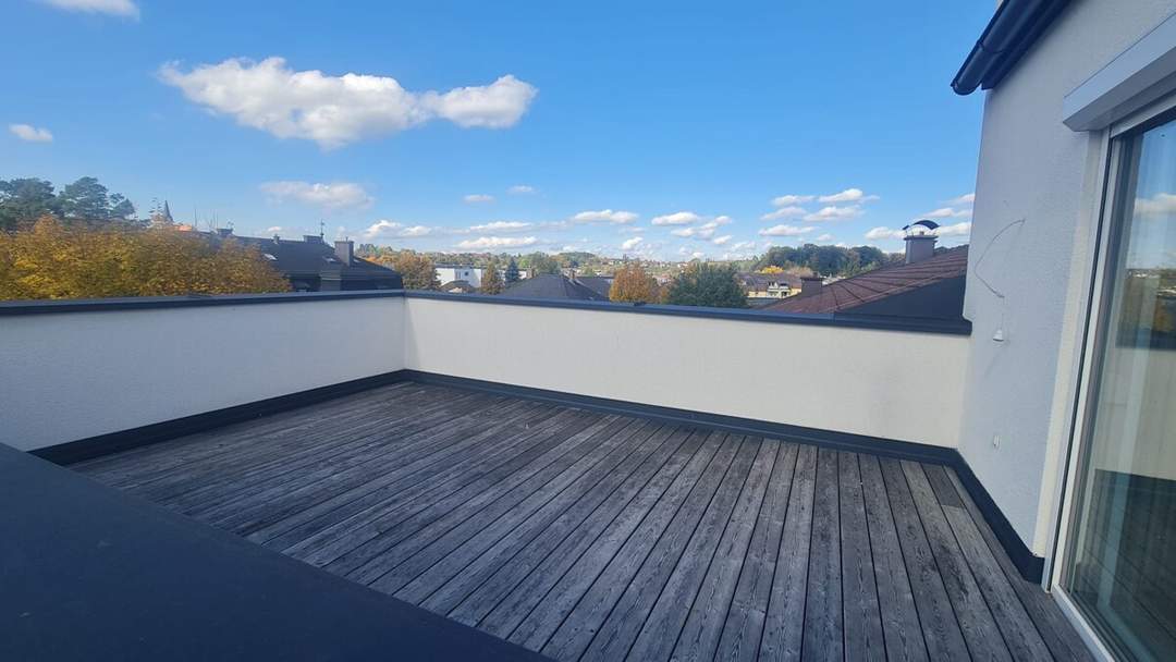 Offen, hell, besonders – Dachgeschoss mit Terrasse