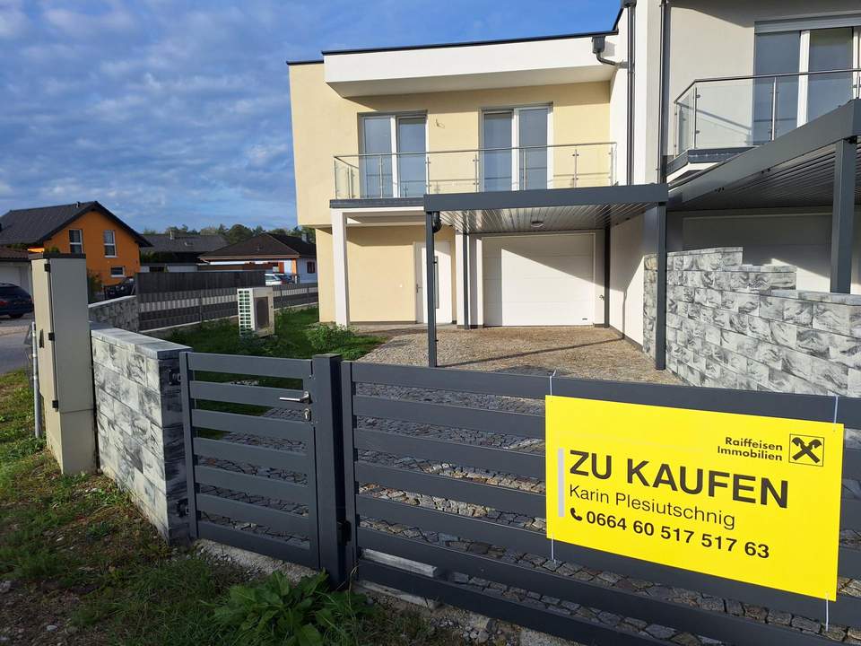 Top 1 - Drei Reihenhäuser stehen zum Verkauf