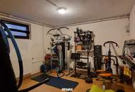 Stilvolles Einfamilienhaus mit Pool und liebevoll gestaltetem Garten in Tausendblum