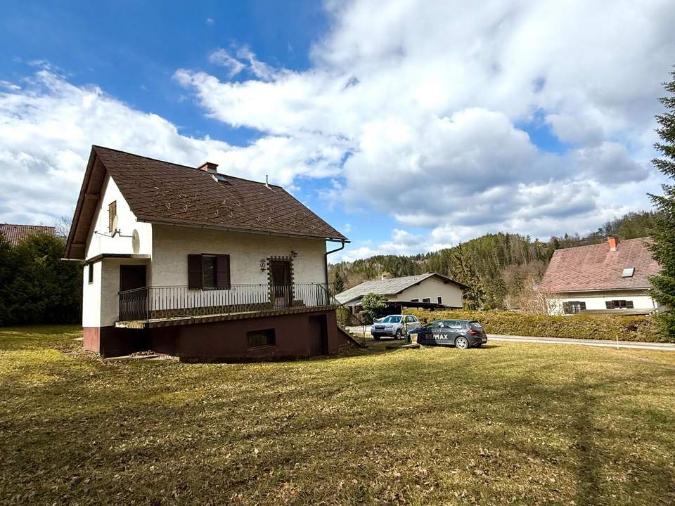 Wunderschönes Grundstück mit sanierungsbedürftigem Haus
