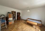 Einfamilienhaus in ruhiger Lage mit großem Naturgarten und viel Potenzial