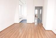 Tolle 2 Zimmer DG Wohnung - zwischen Quellenstraße und Gudrunstraße