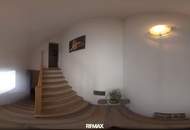 Vielseitiges Einfamilienhaus mit separater Wohneinheit, großzügigen Nebengebäuden &amp; Pool