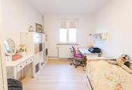 Landhaus in erhöhter Aussichtslage mit weitläufigem Grundstück im schönen Strassertal