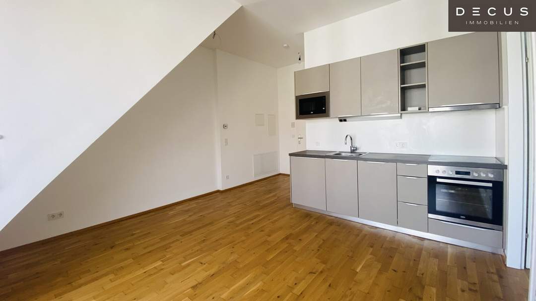 / IN DEN RUHIGEN INNENHOF AUSGERICHTET / DACHGESCHOSSWOHNUNG / TERRASSE / 2 ZIMMER