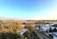 3 Zimmer. 3 Terrassen. Ein Zuhause! Genial - Lebens(t)raum Erfüller im Grünen - Klimaaktiv Bronze! Ab ins Dachgeschoss / Viel Lebensqualität! Wärmepumpe und Solaranlage + Naturnahe Gewässer ums Eck!