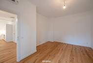 Sanierter Altbau mit modernem Neubau