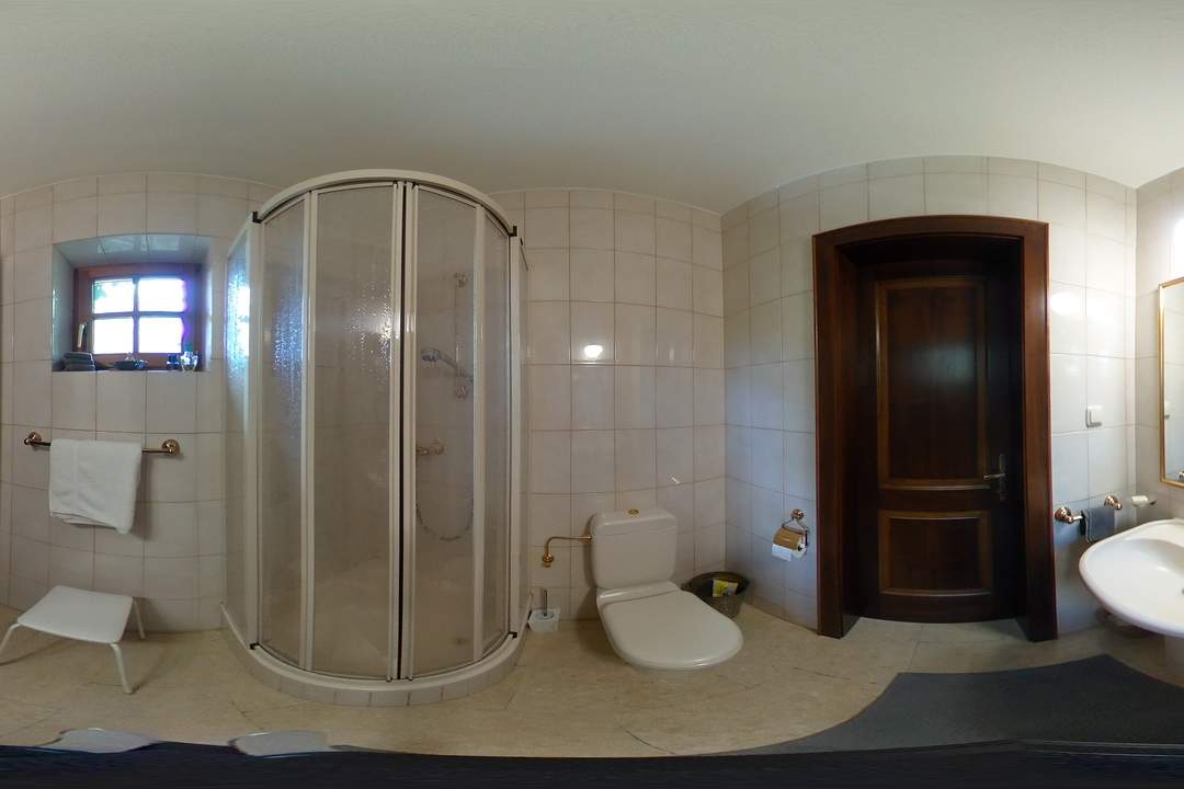 Großzügiges Wohnhaus in exklusiver Aussichtslage