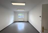 Neu saniertes Kleinbüro oder Praxis // Newly renovated small office or practice //