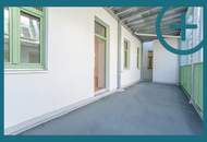 Wohnen mit Weitblick: Altbauwohnung mit extragroßem Balkon