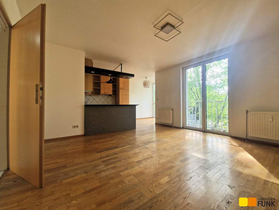 Helle Dreizimmerwohnung in modernem Haus